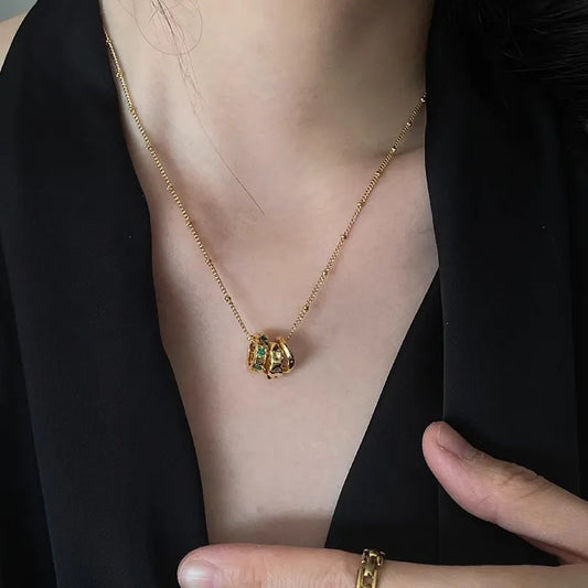 Wholesale Three irregular circles pendant necklace